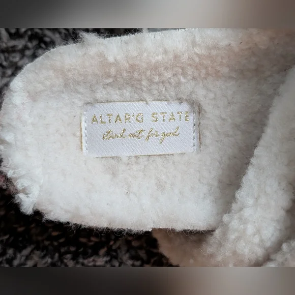 Altar'd State New With Tags Cozy Cream Fuzzy Sandals with Gold Buckles - Picture 2 of 7